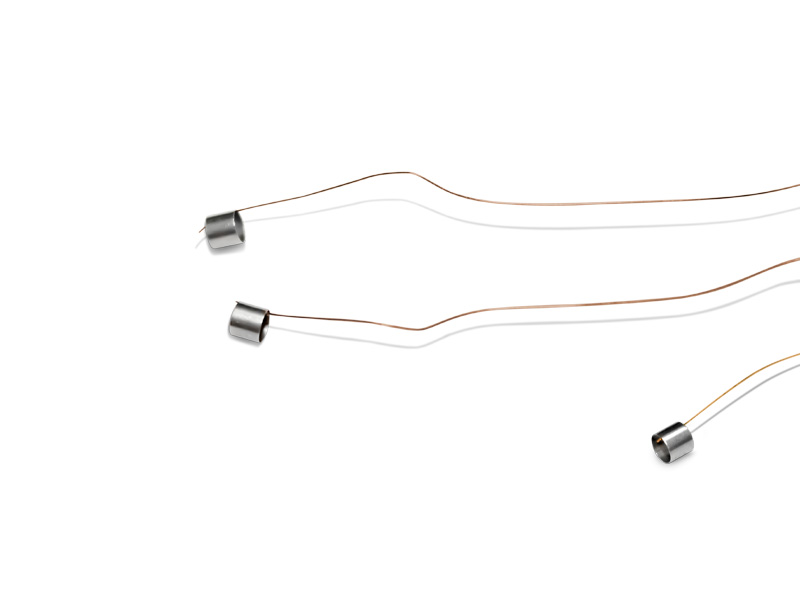 伺服加壓點焊機頭 - 伺服電機驅動機頭 - 5 鉑銥合金標記環與0.05mm漆包線焊接
