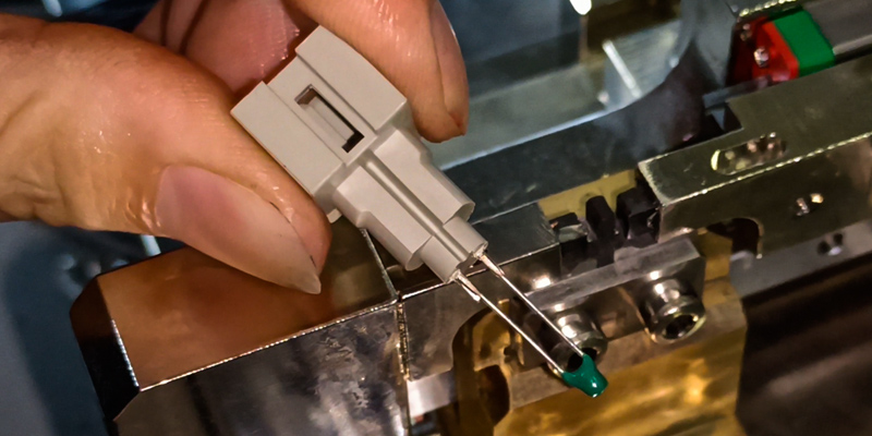 NTC熱敏電阻引線與溫度傳感器PIN焊接