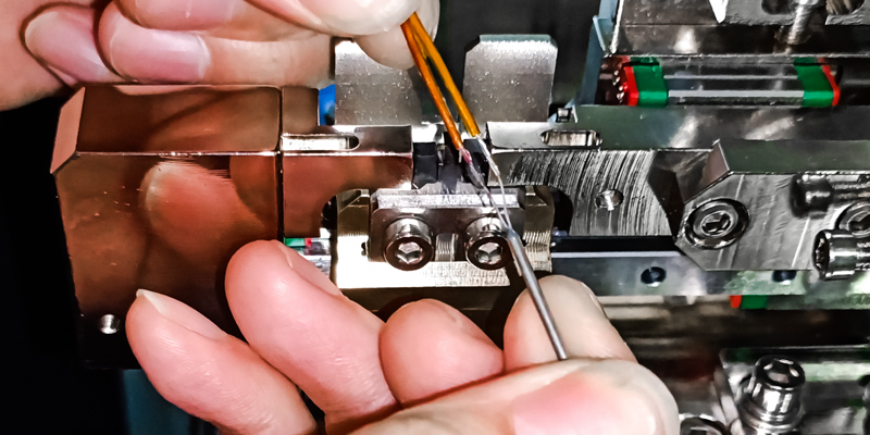 電加熱管導(dǎo)線與高溫線焊接